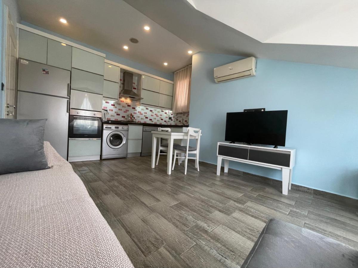 X Suite Apart Фетие Екстериор снимка