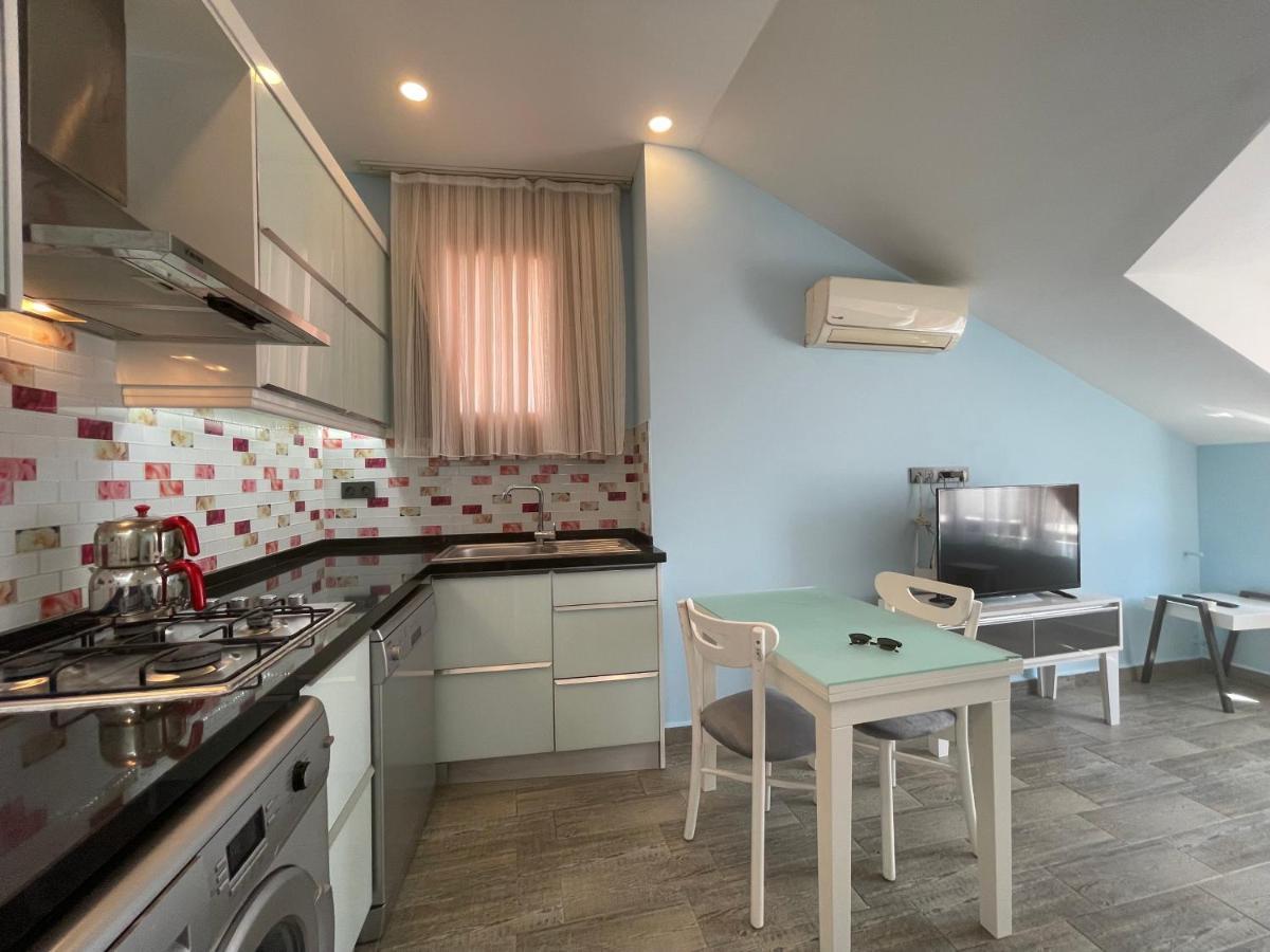X Suite Apart Фетие Екстериор снимка