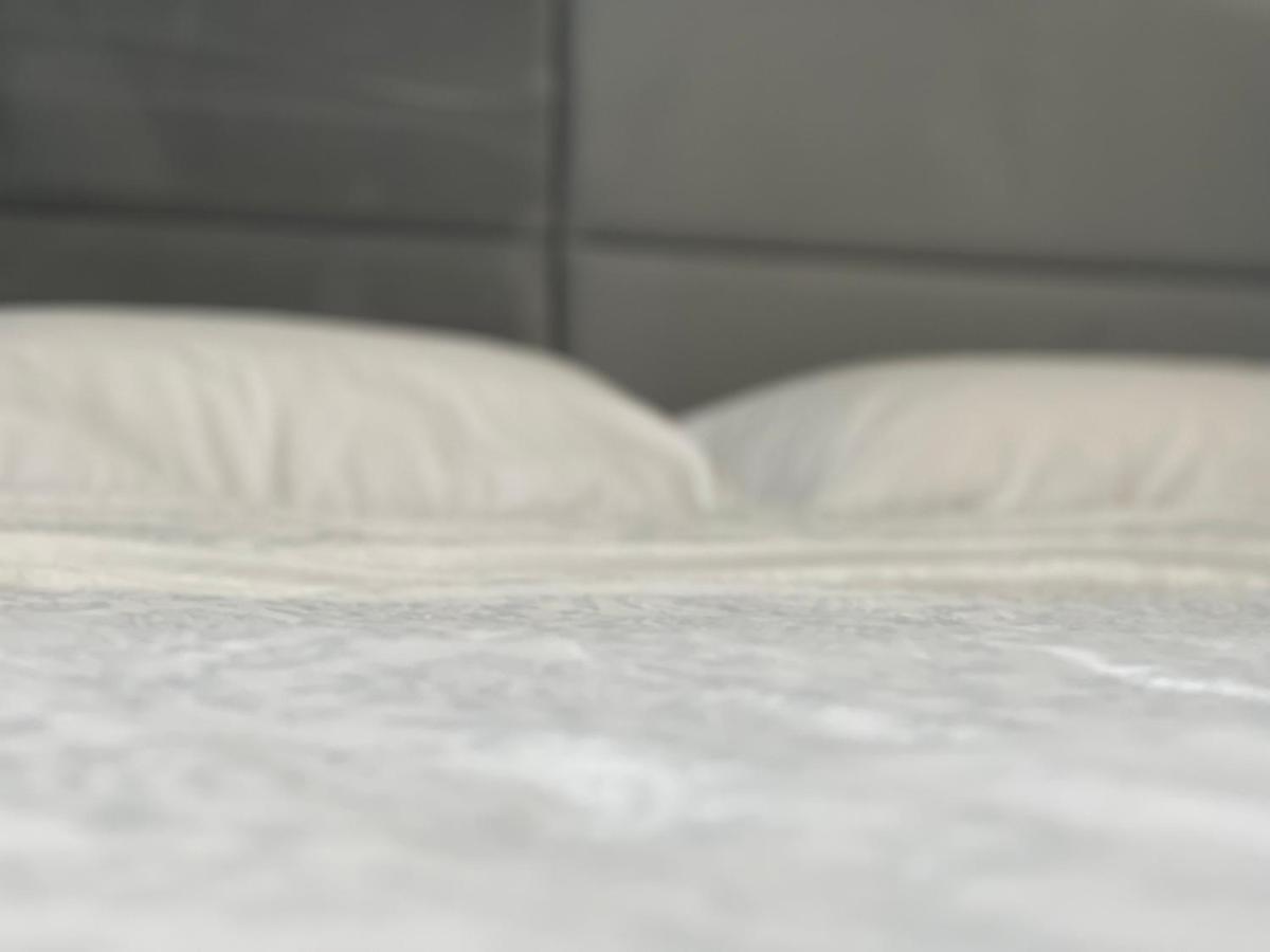X Suite Apart Фетие Екстериор снимка